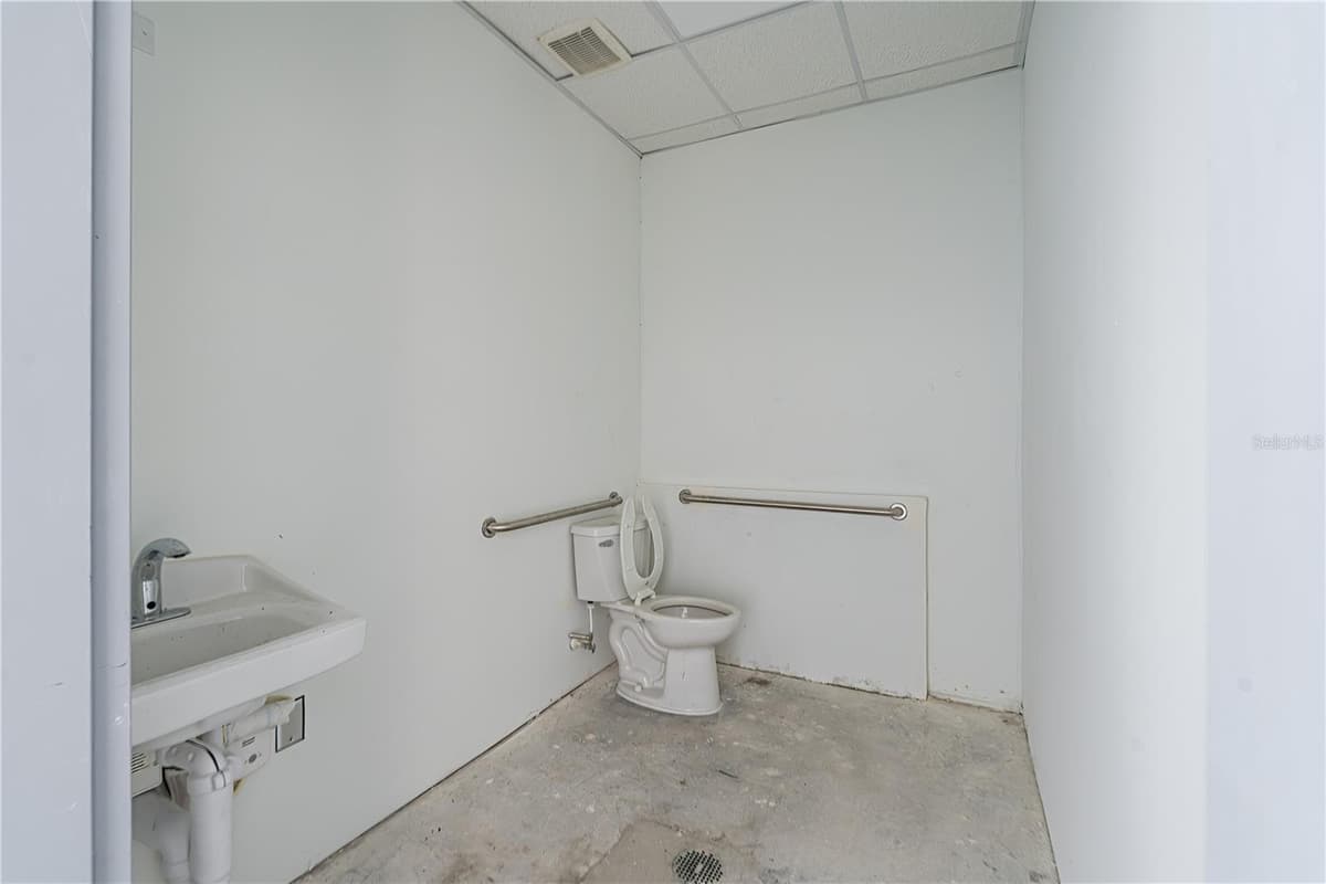 215 CENTER STREET — photo 9 of 16