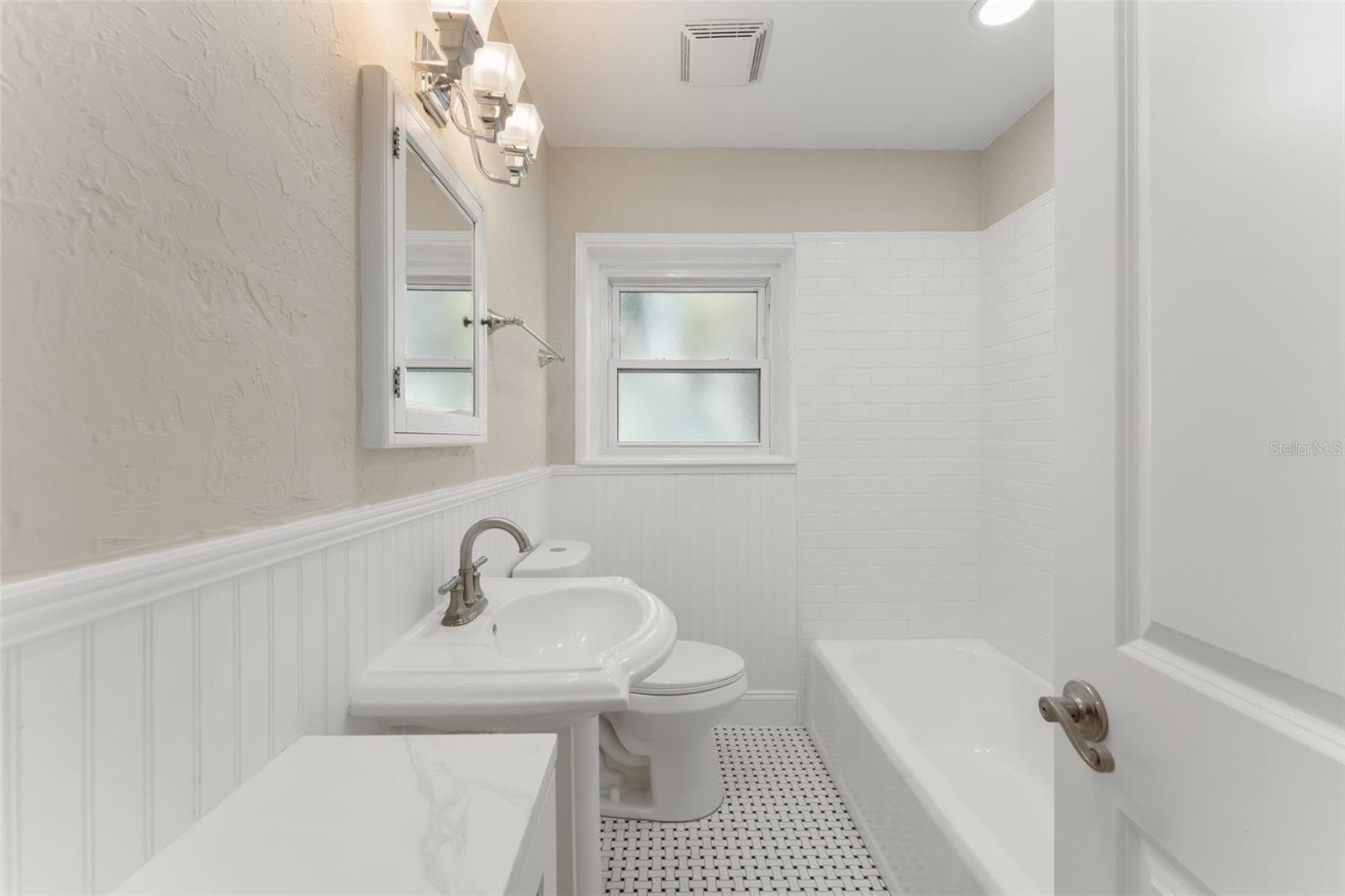 1521 CAVENDISH RD — photo 9 of 22