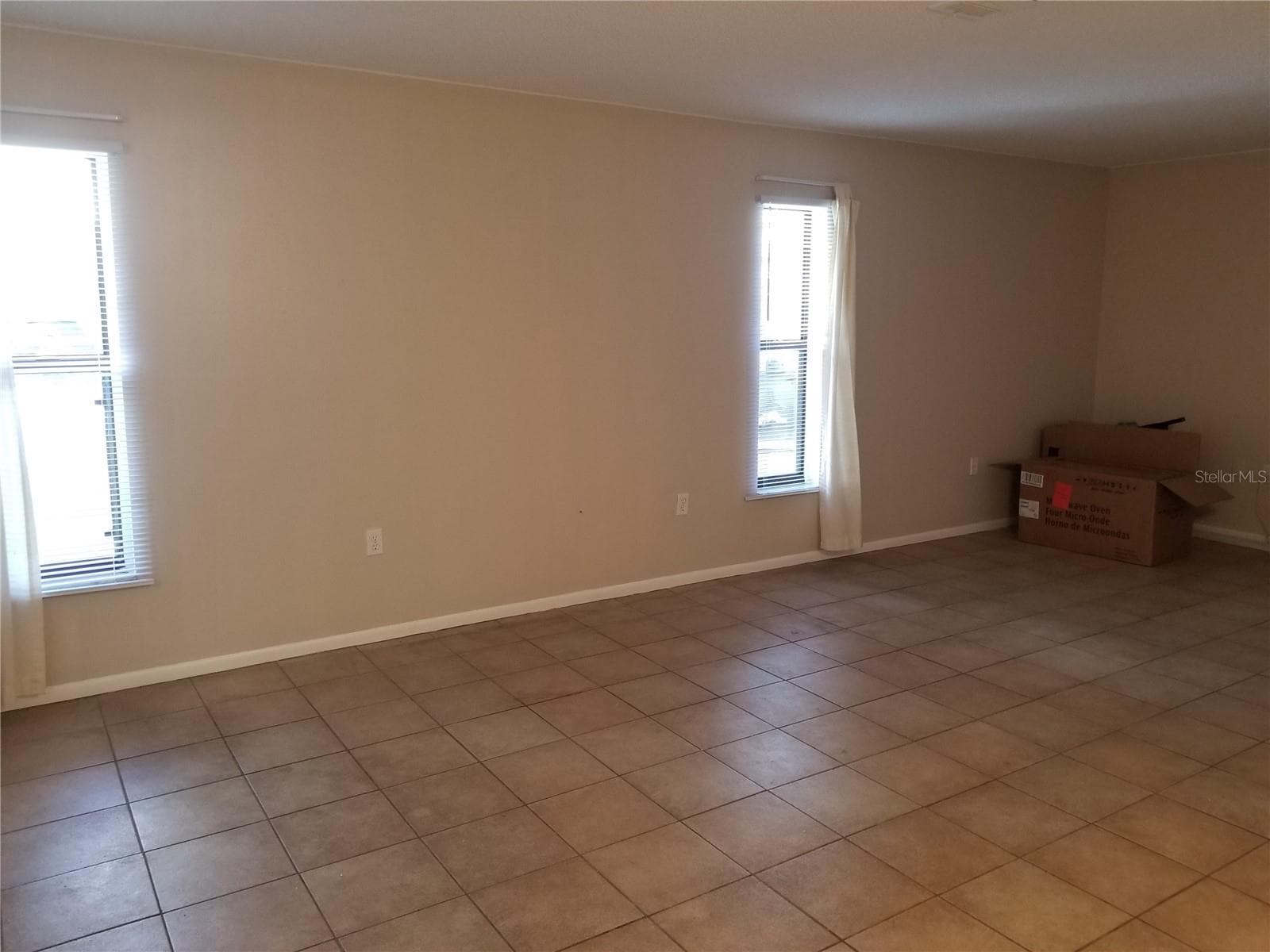 11231 PENDLETON AVENUE — photo 7 of 9