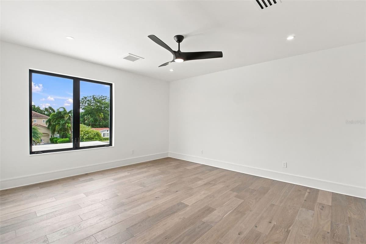 1076 SNELL ISLE BOULEVARD — photo 33 of 52