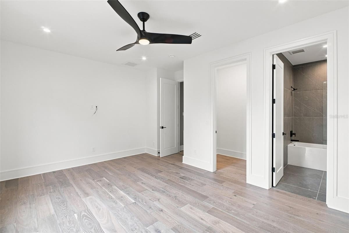 1076 SNELL ISLE BOULEVARD — photo 38 of 52