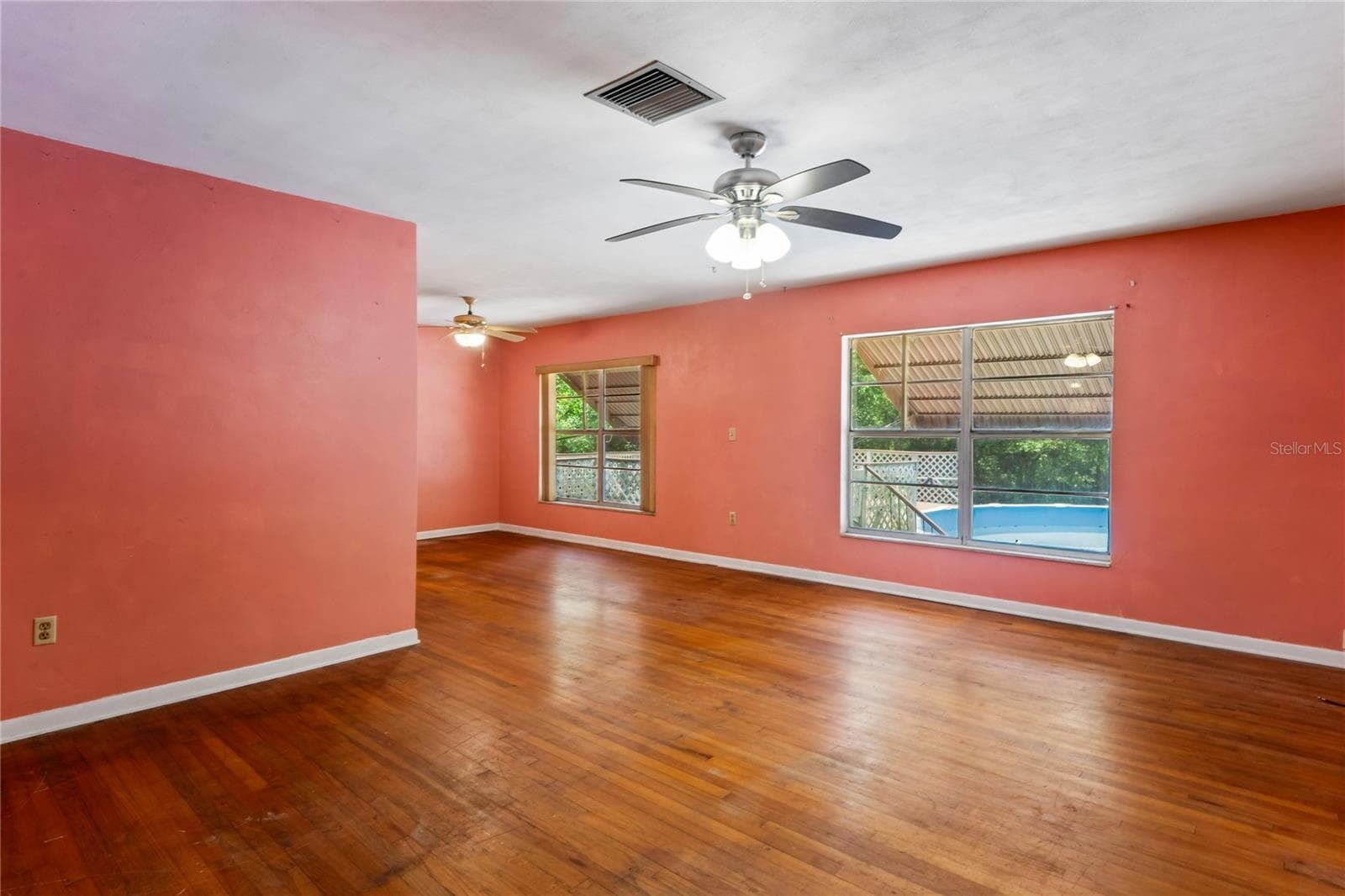 1022 MILDRED AVENUE — photo 10 of 73