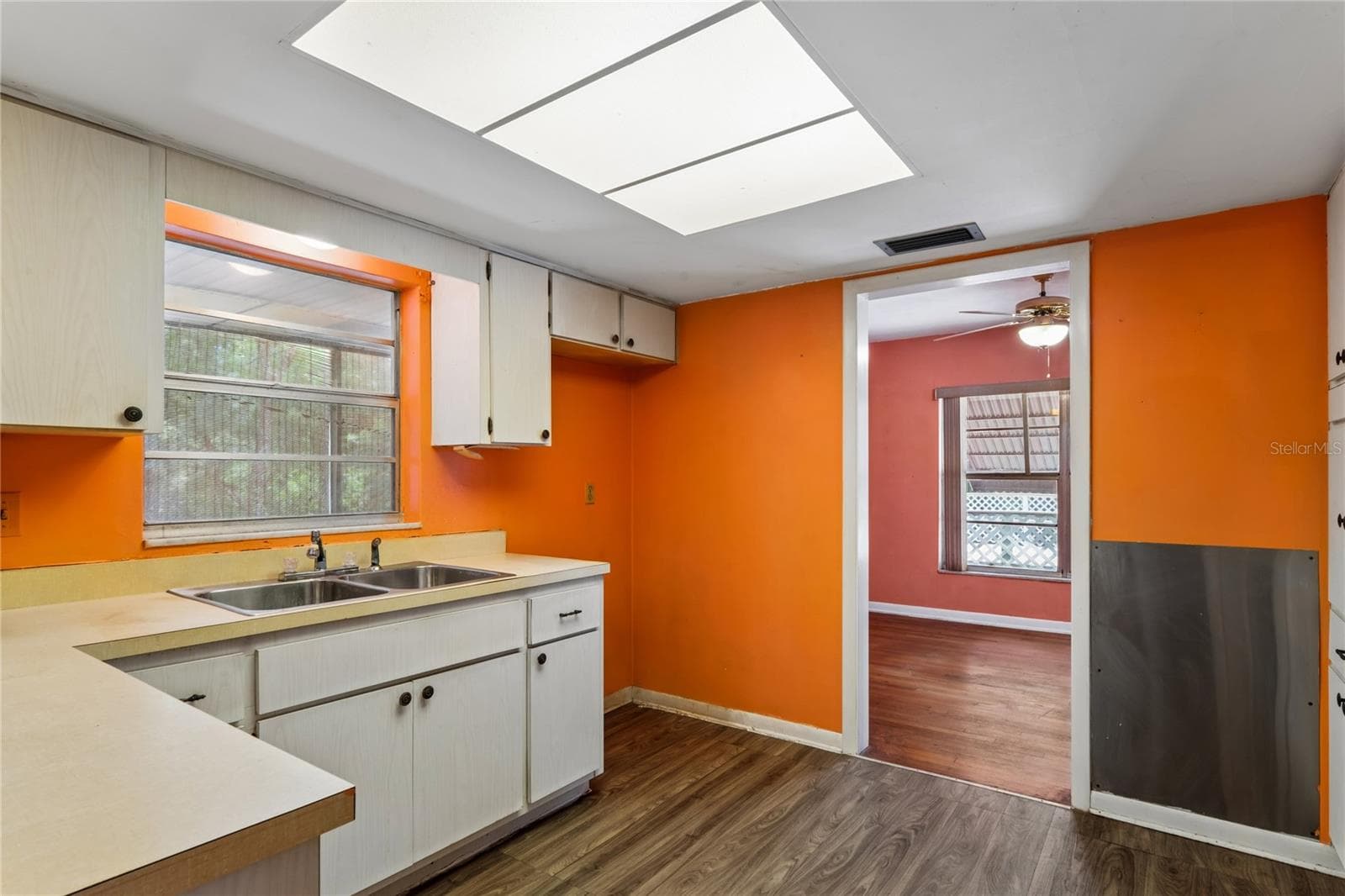 1022 MILDRED AVENUE — photo 15 of 73