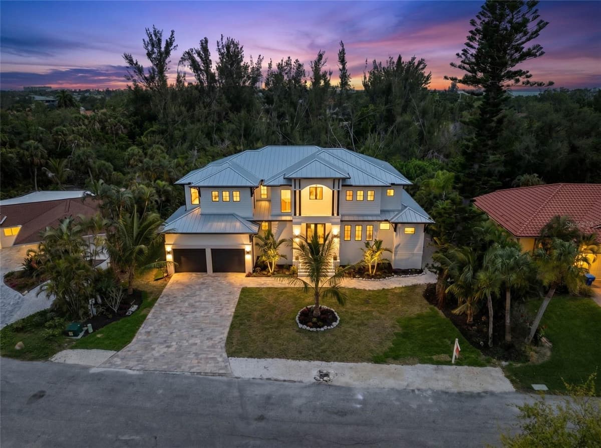 626 BUTTONWOOD DRIVE — photo 2 of 91