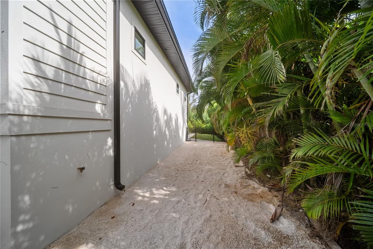 626 BUTTONWOOD DRIVE — photo 85 of 91