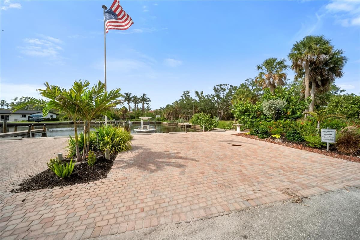 626 BUTTONWOOD DRIVE — photo 82 of 91