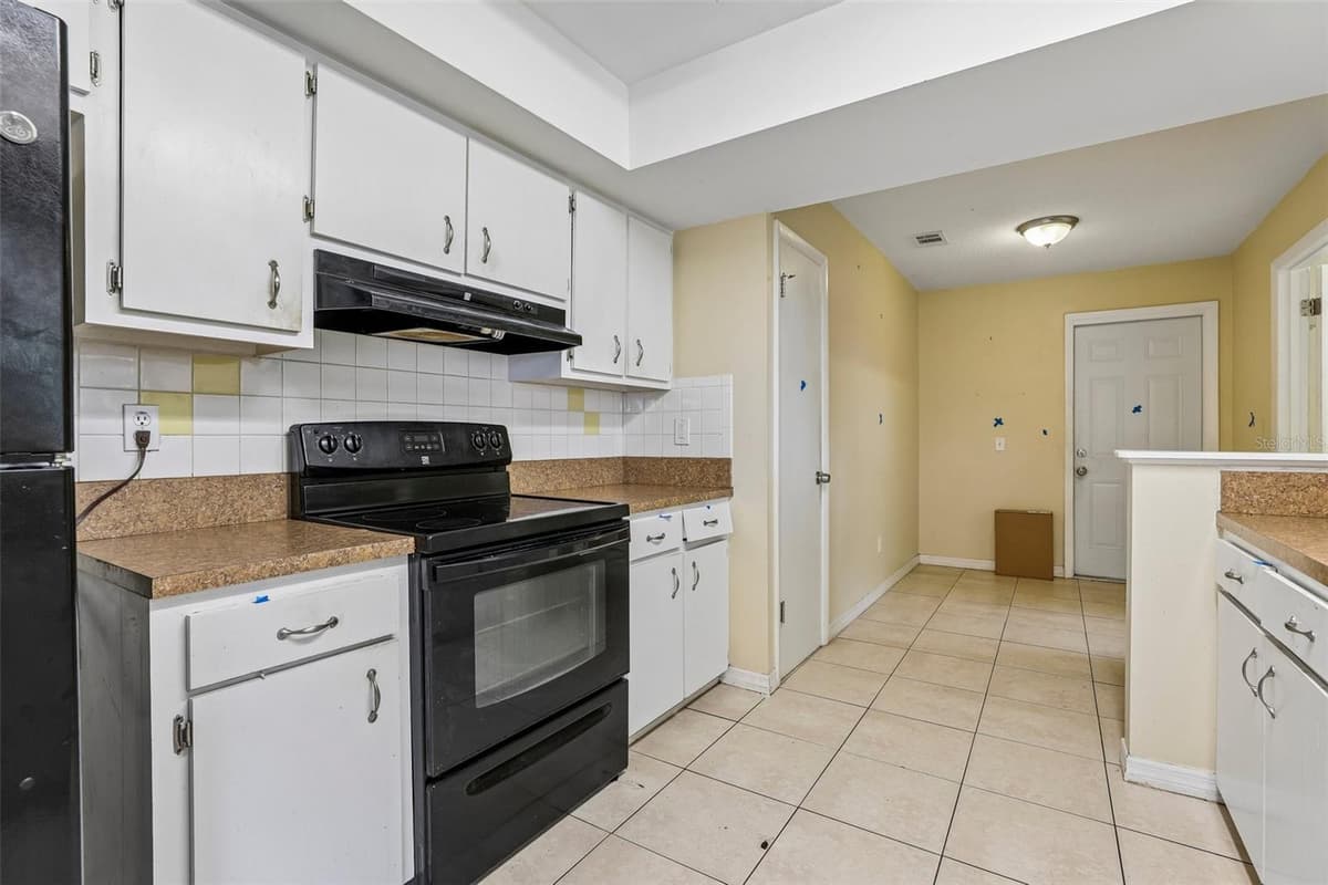1806 DODGE CIRCLE — photo 17 of 41