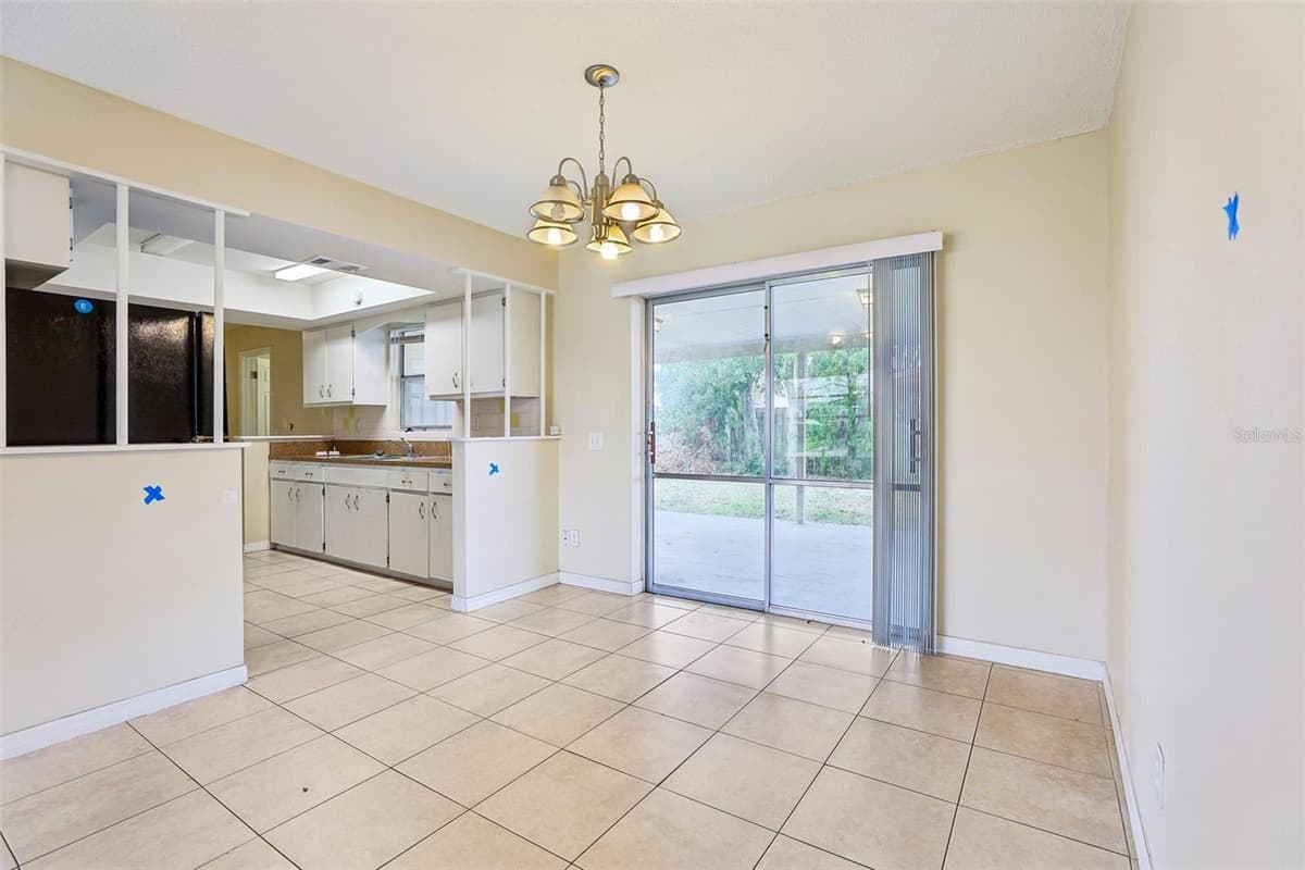 1806 DODGE CIRCLE — photo 12 of 41