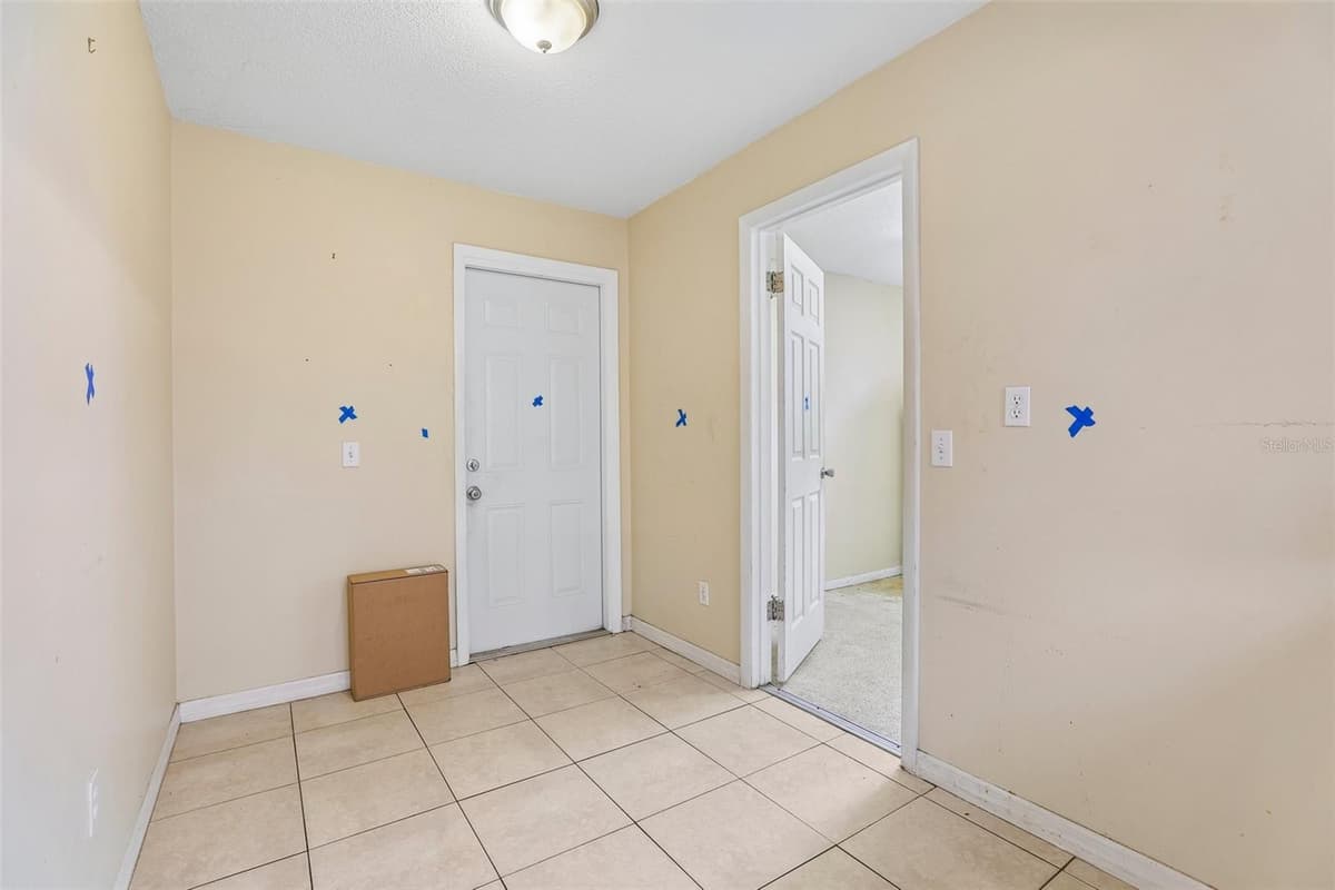 1806 DODGE CIRCLE — photo 14 of 41