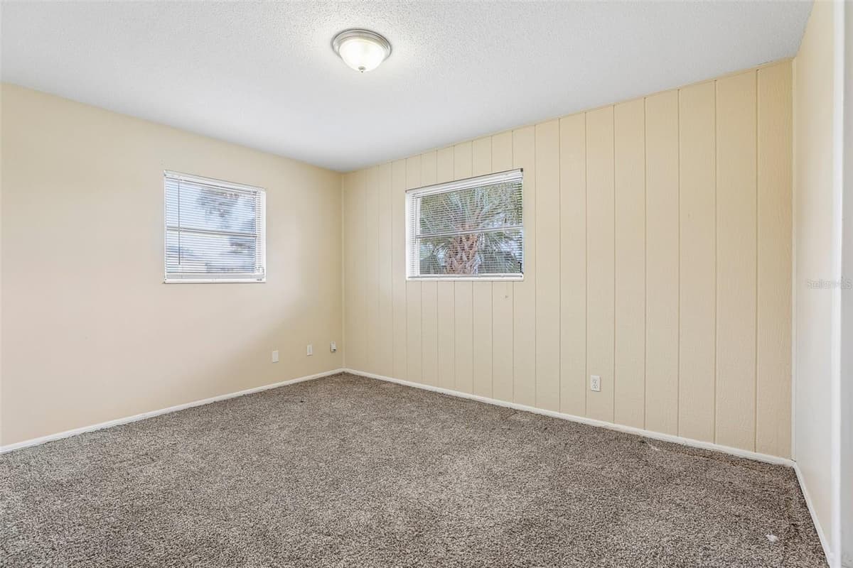 1806 DODGE CIRCLE — photo 25 of 41