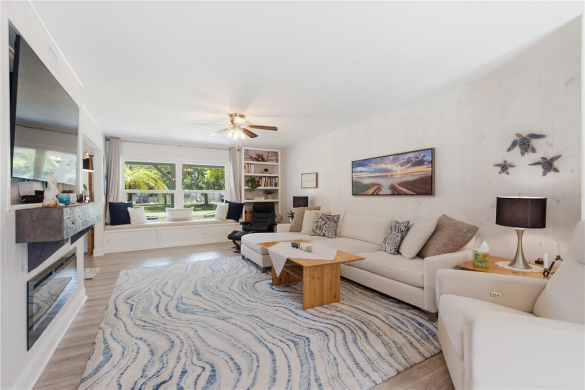 242 ANNALISA PLACE — photo 17 of 40