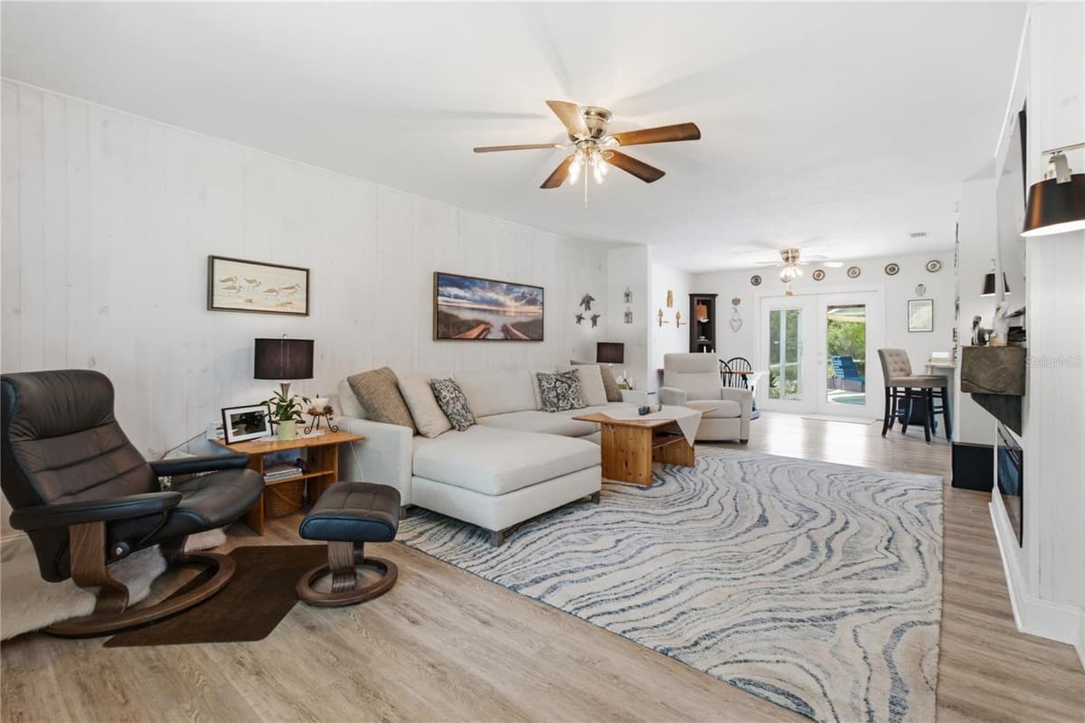 242 ANNALISA PLACE — photo 18 of 40