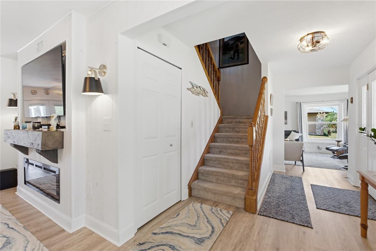 242 ANNALISA PLACE — photo 3 of 40