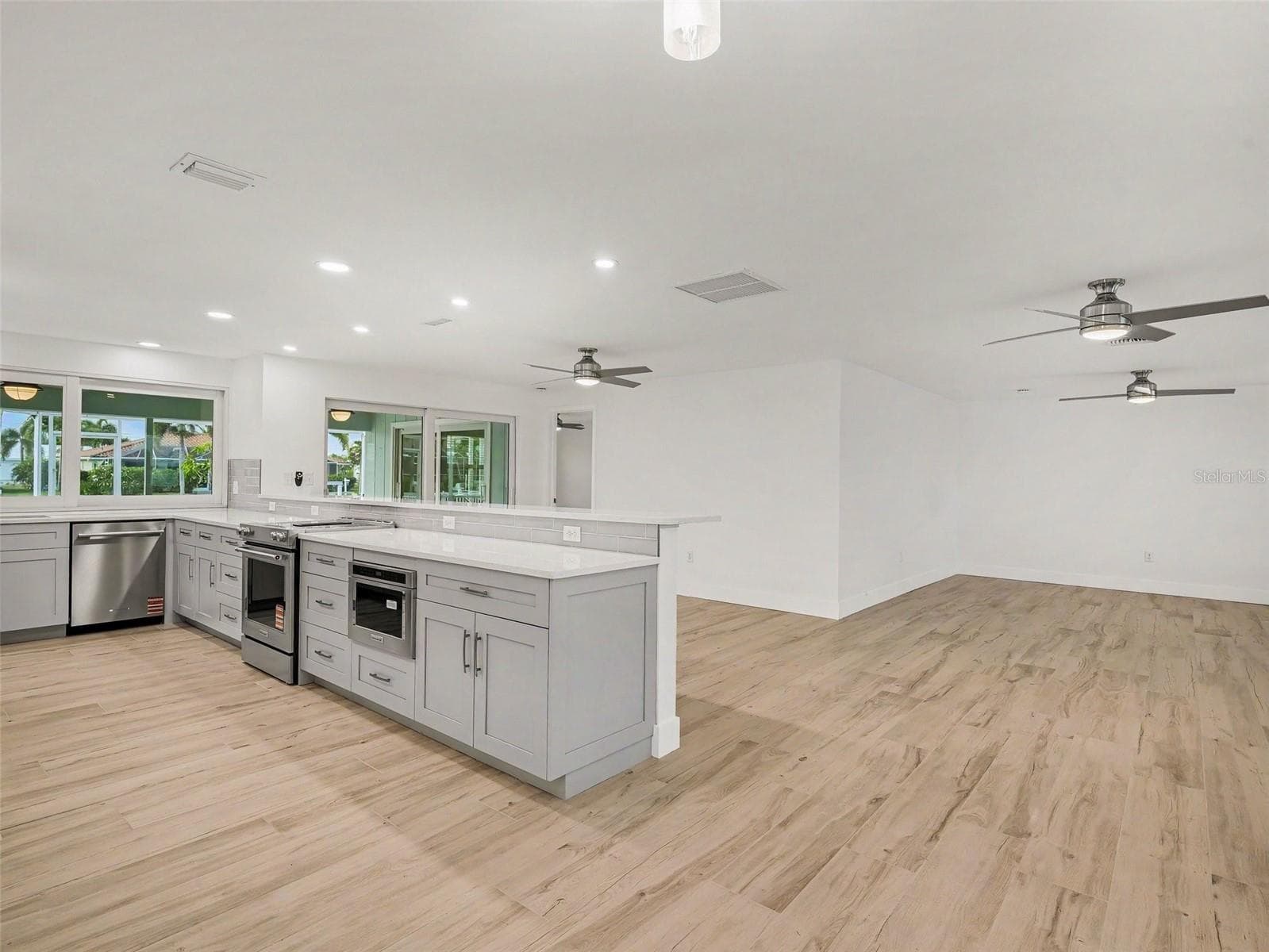 548 BELVEDERE COURT — photo 23 of 51