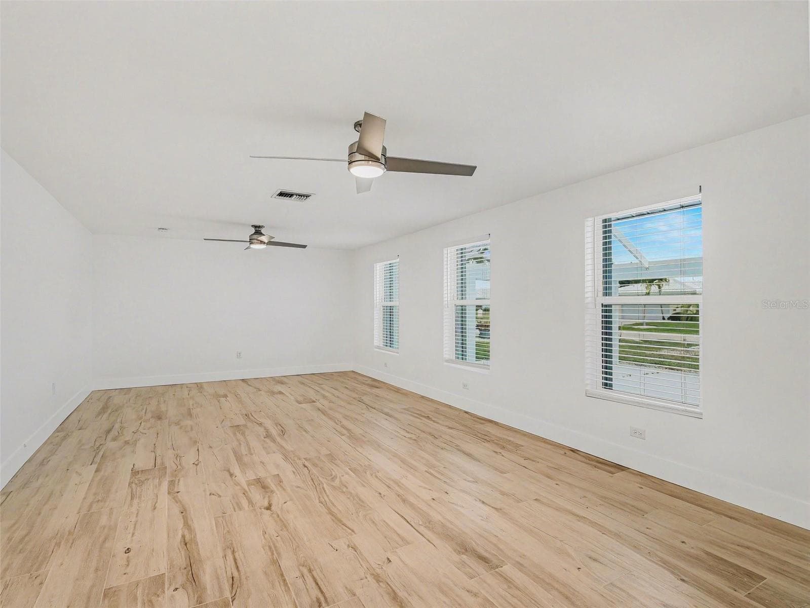 548 BELVEDERE COURT — photo 25 of 51