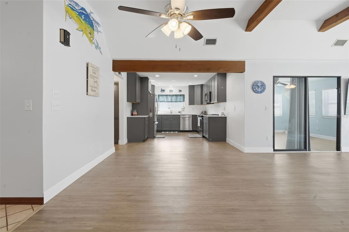 82 JENNIFER CIRCLE — photo 6 of 28