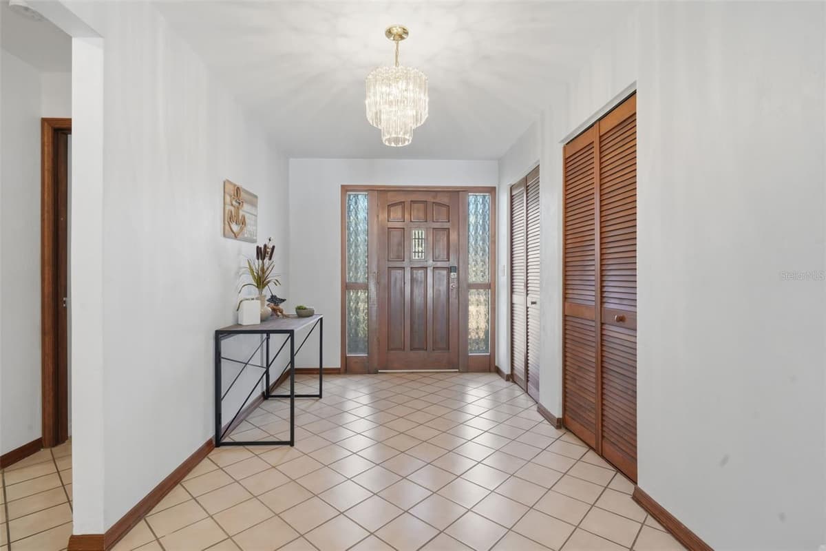 82 JENNIFER CIRCLE — photo 9 of 28