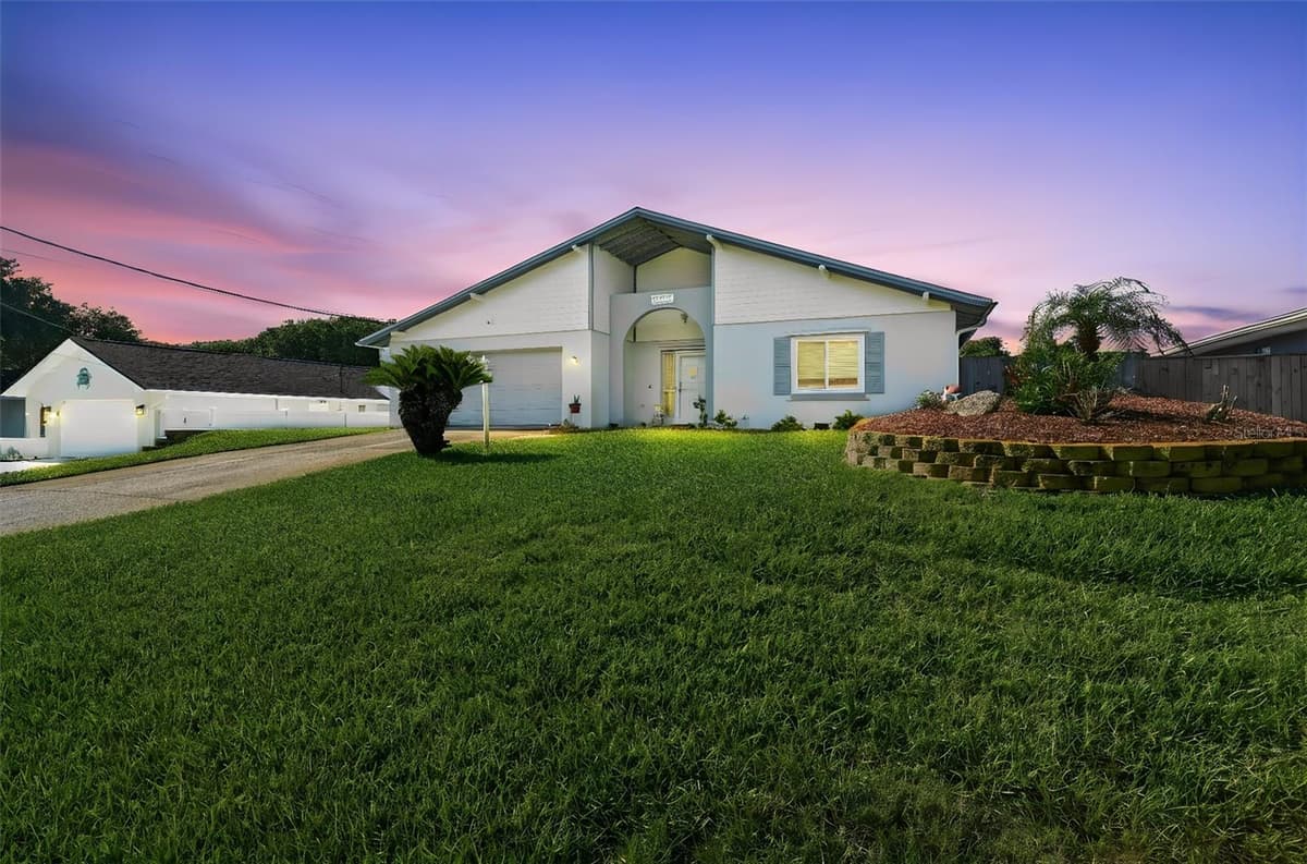 82 JENNIFER CIRCLE — photo 1 of 28