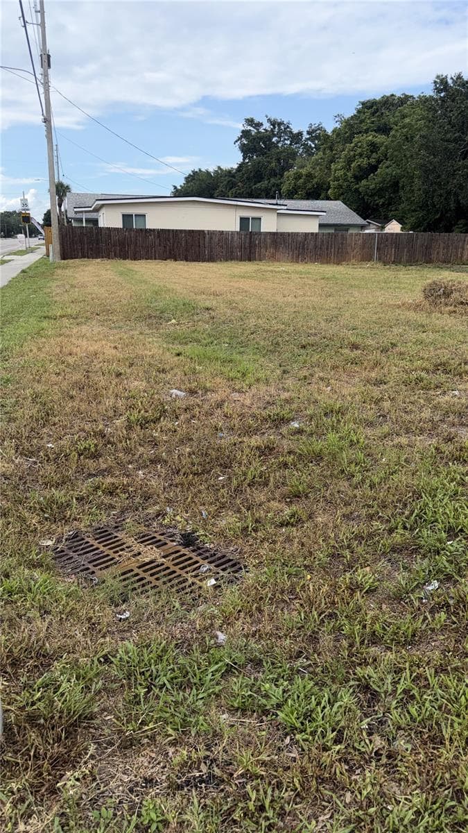 4341 LENOX BOULEVARD — photo 4 of 7