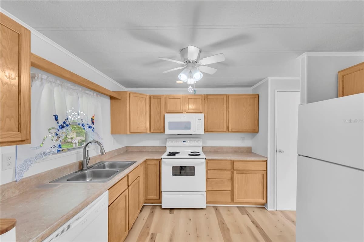 47 SUGAR BEAR DRIVE — photo 5 of 39