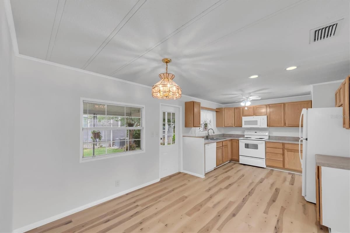 47 SUGAR BEAR DRIVE — photo 8 of 39