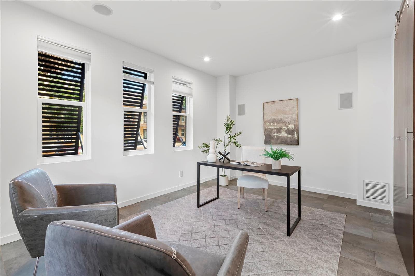 305 12TH AVENUE — photo 34 of 79