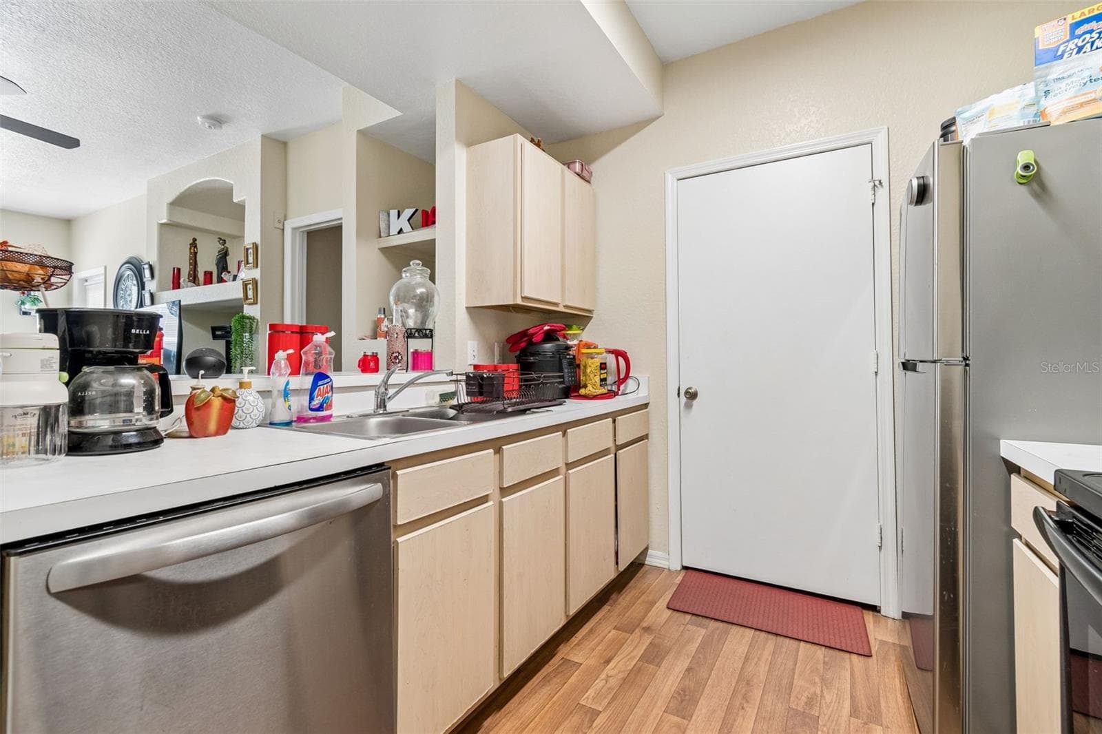 8414 LUCUYA WAY — photo 3 of 41