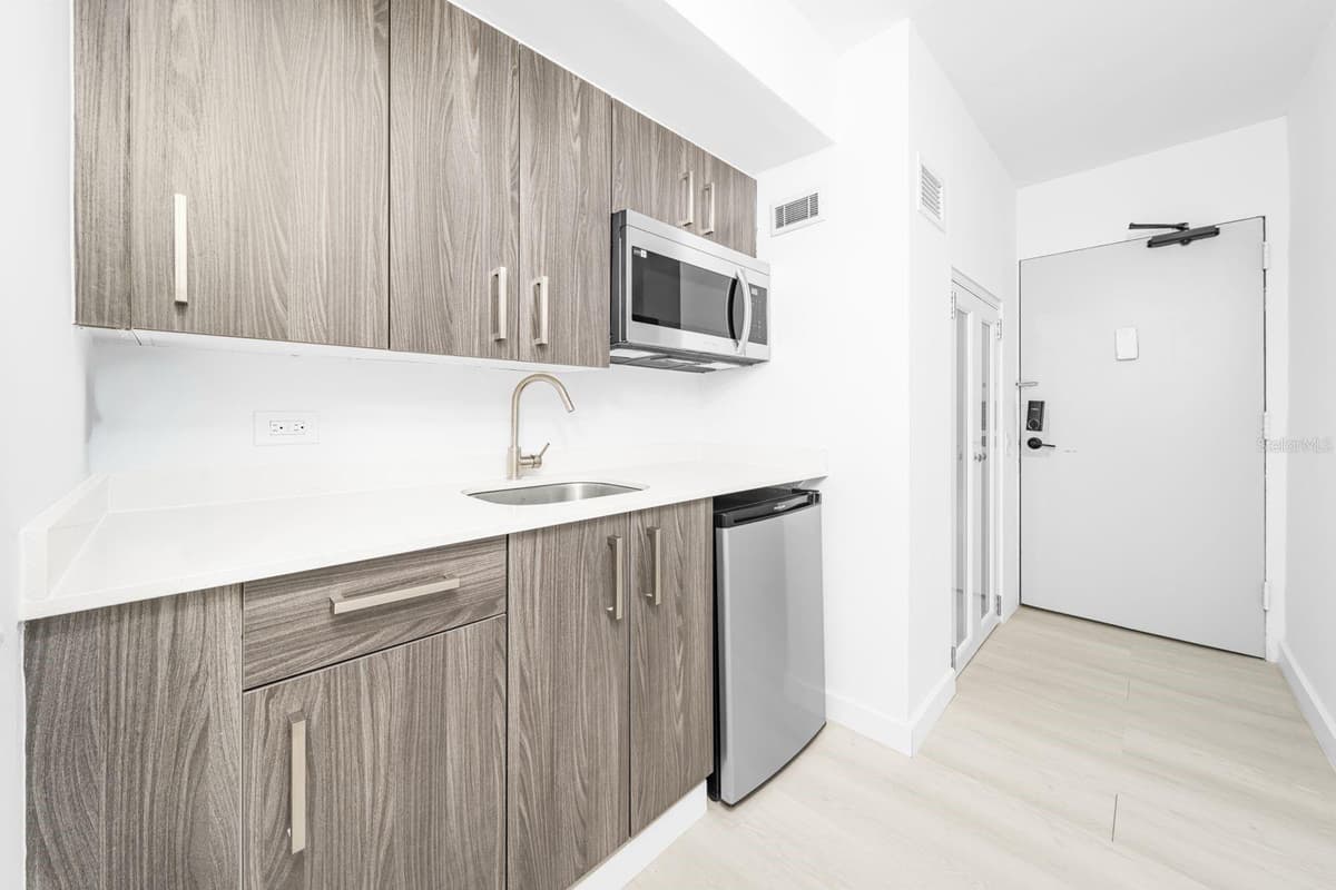 6165 AV. ISLA VERDE — photo 16 of 21