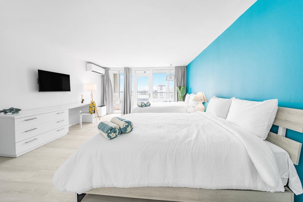 6165 AV. ISLA VERDE — photo 13 of 21