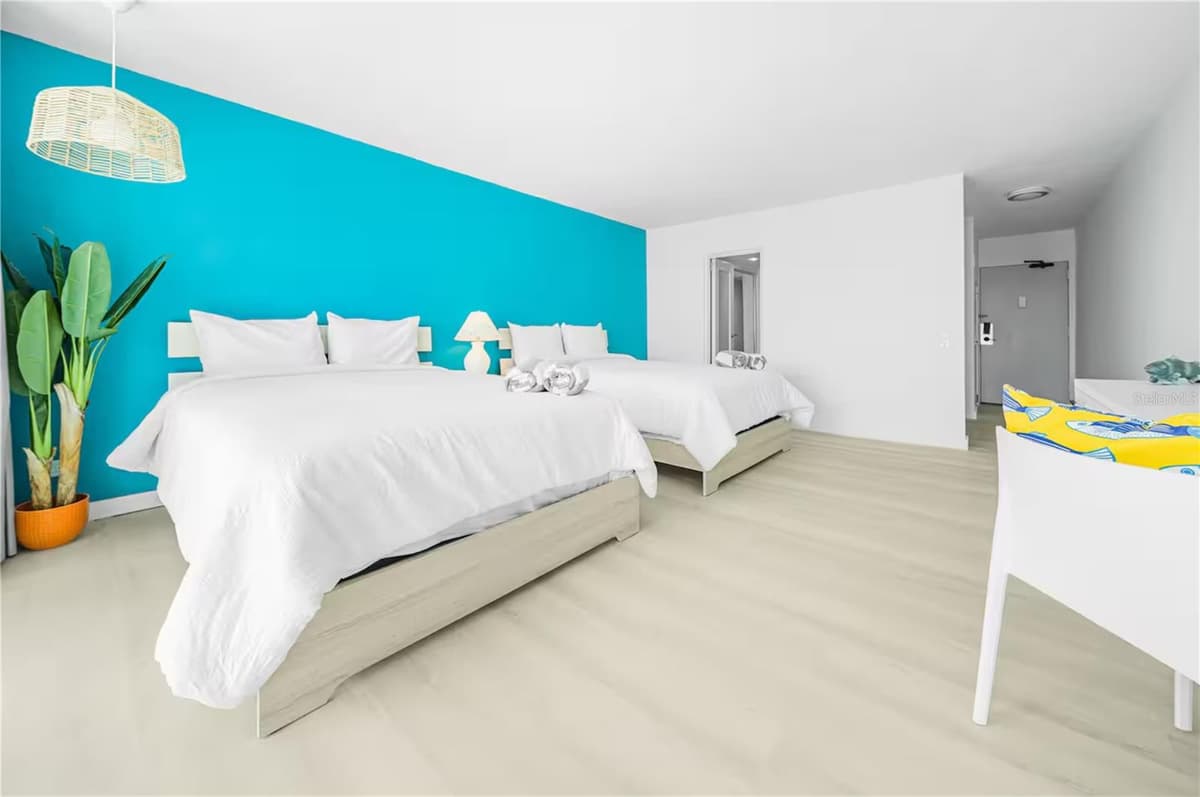 6165 AV. ISLA VERDE — photo 4 of 21