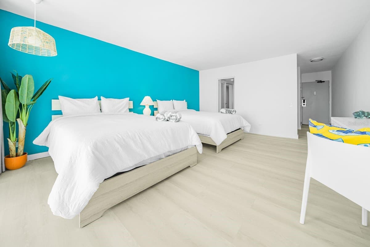 6165 AV. ISLA VERDE — photo 12 of 21