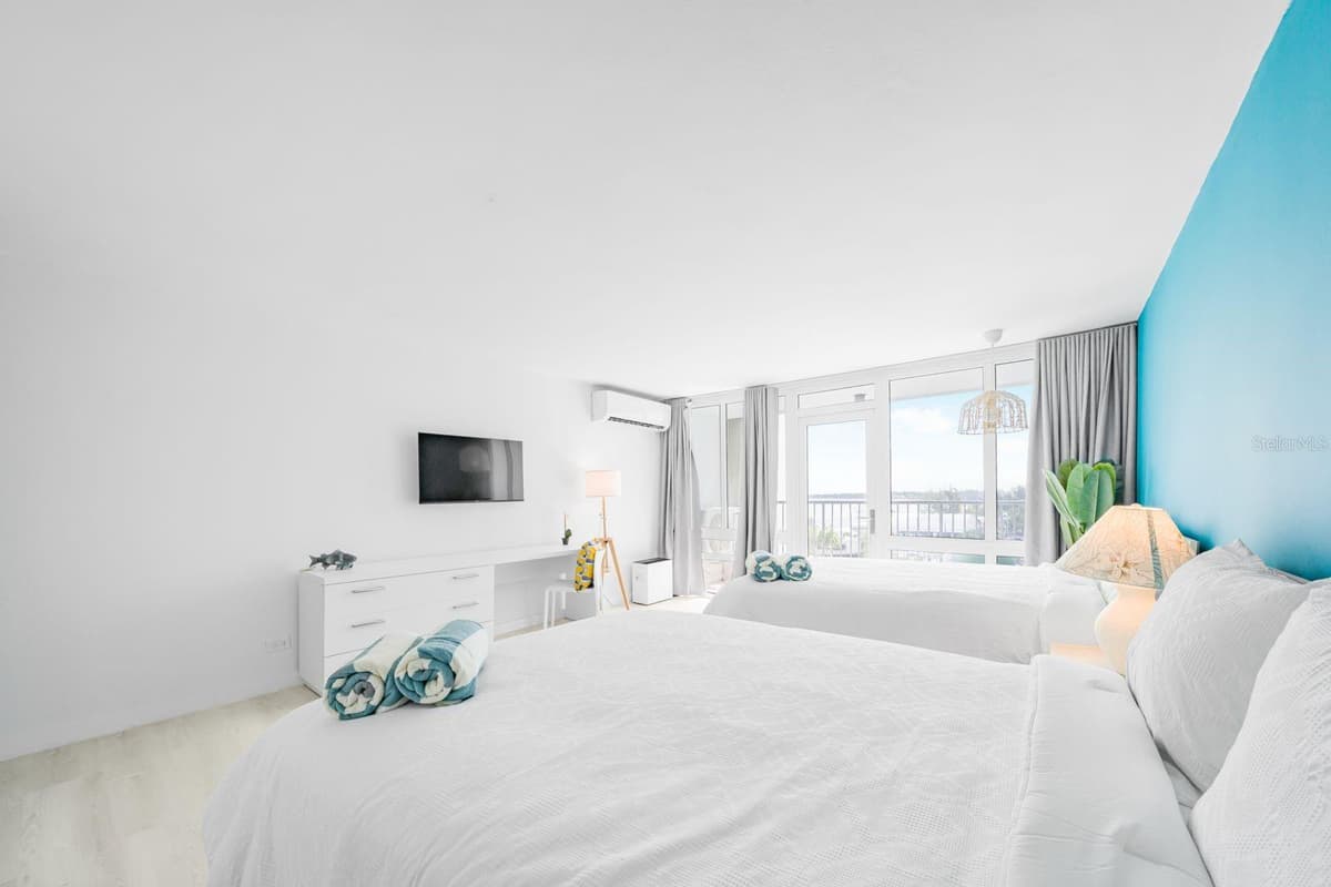 6165 AV. ISLA VERDE — photo 10 of 21