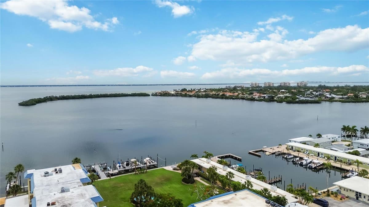 3804 GULF OF MEXICO DRIVE — photo 26 of 28