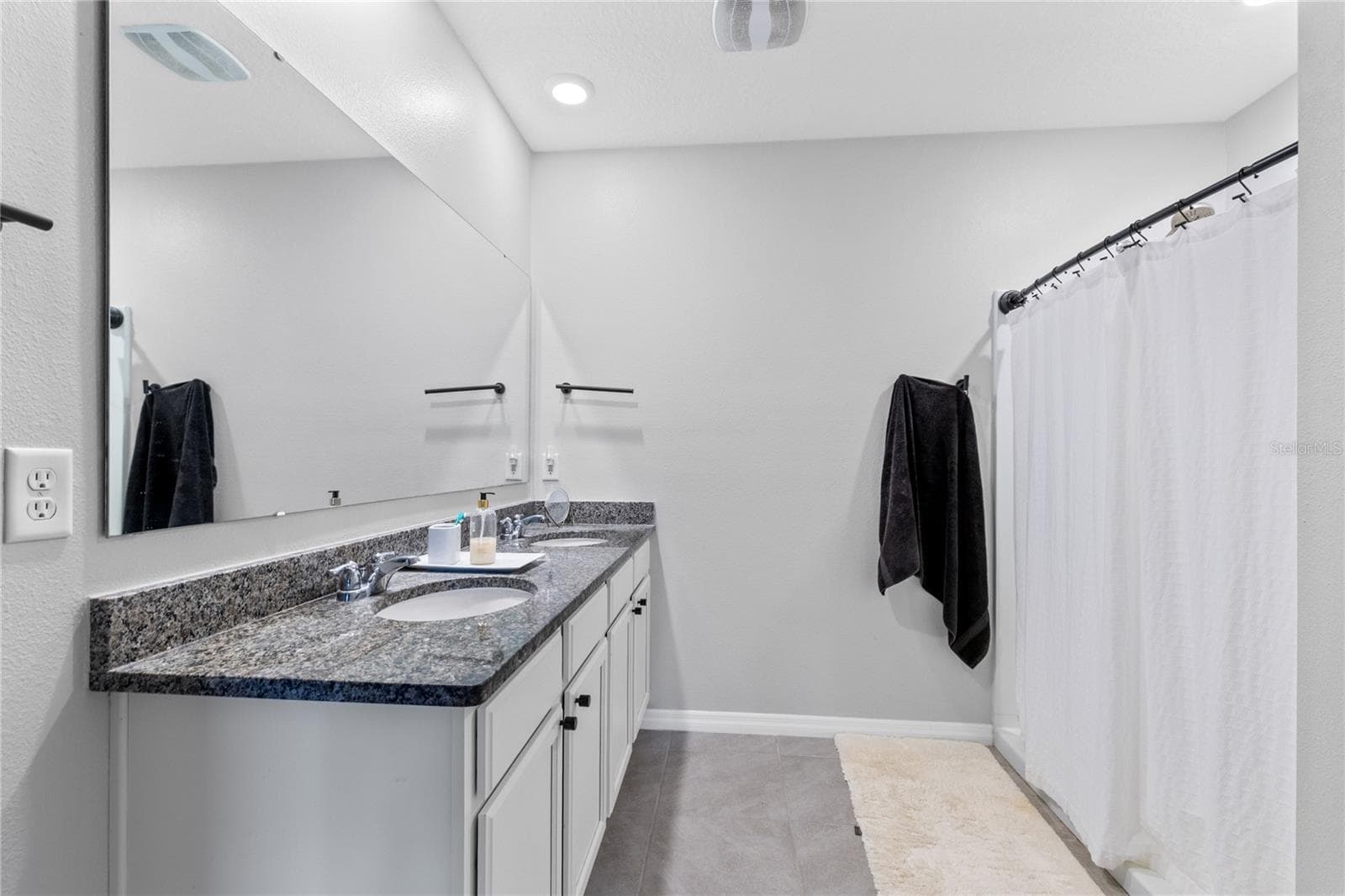 5207 MAHOGANY DRIVE — photo 8 of 23