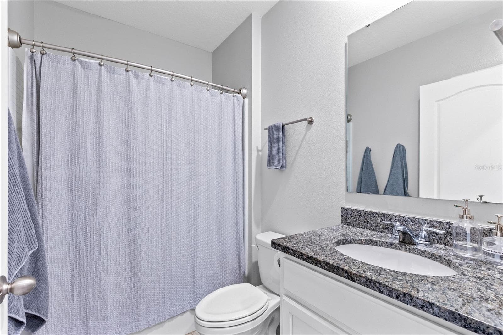 5207 MAHOGANY DRIVE — photo 4 of 23