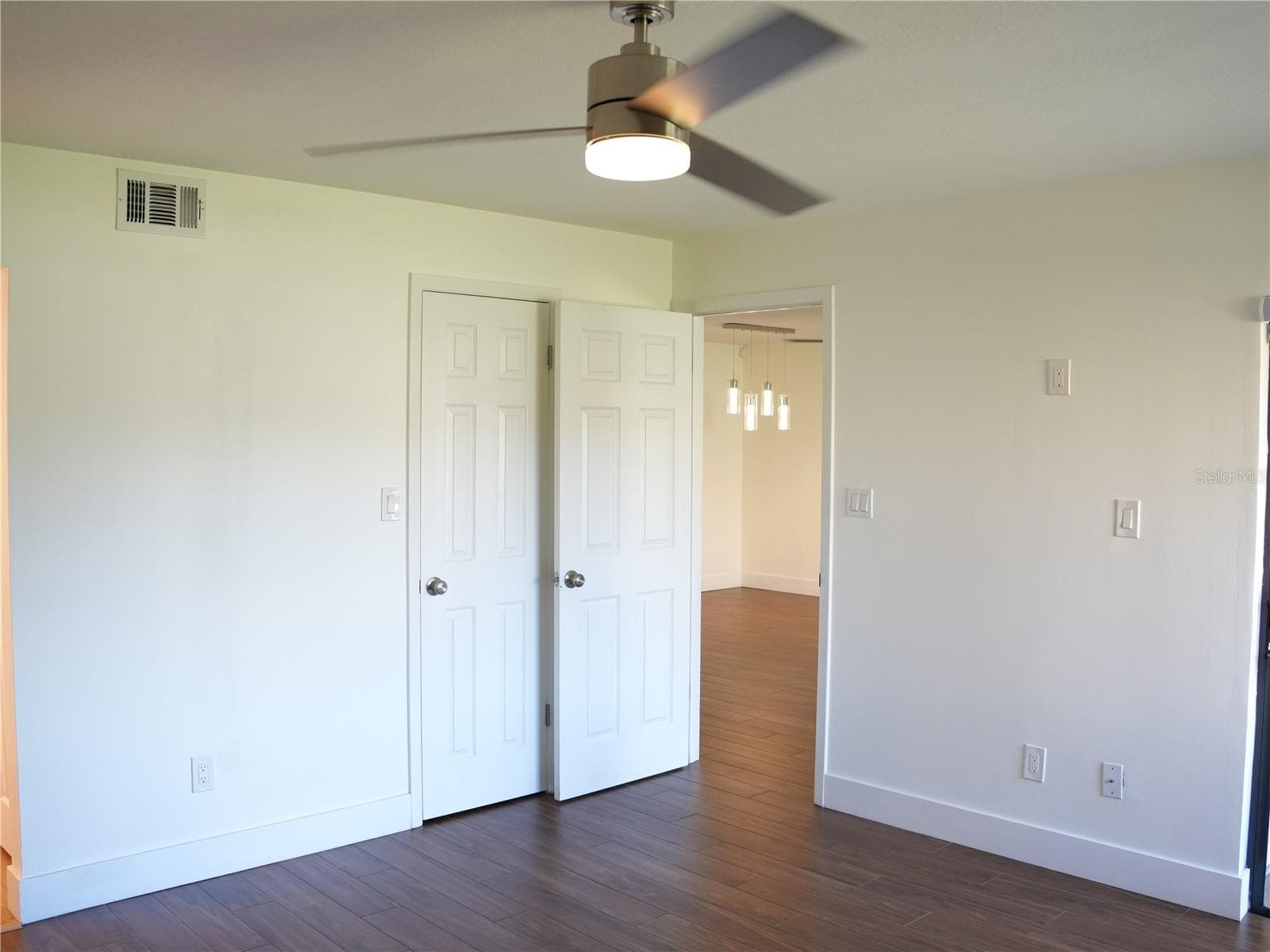 4406 LAKE ORLANDO PARKWAY — photo 2 of 18