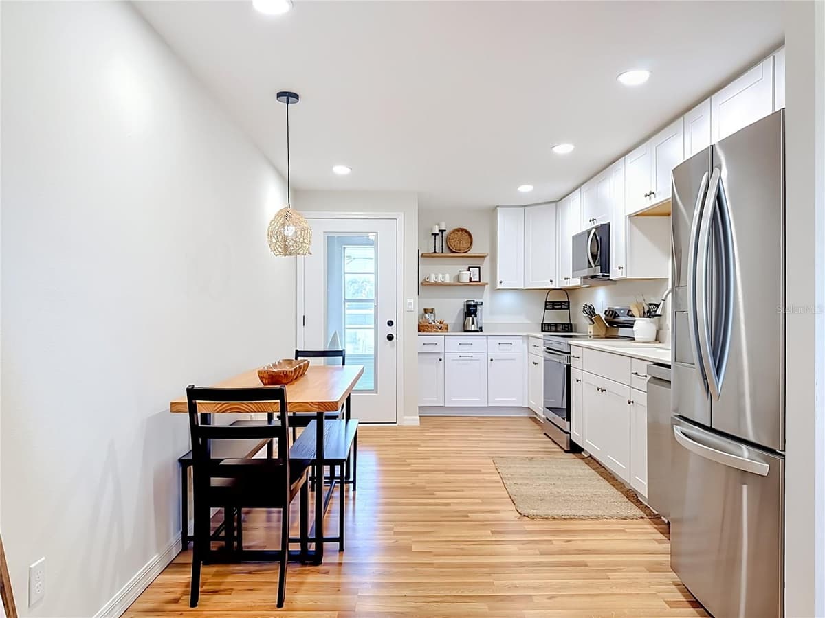 202 PEACOCK LANE — photo 9 of 61