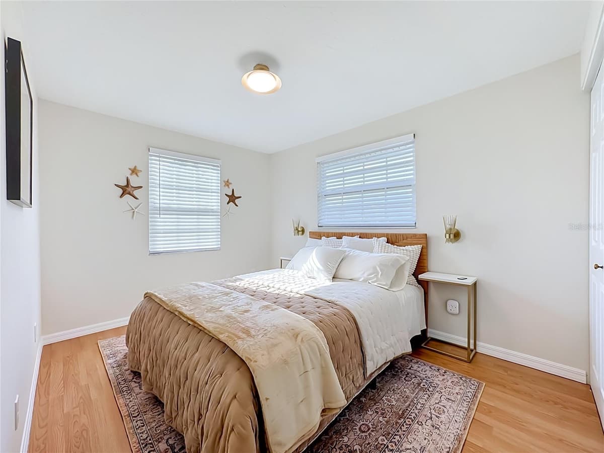 202 PEACOCK LANE — photo 18 of 61