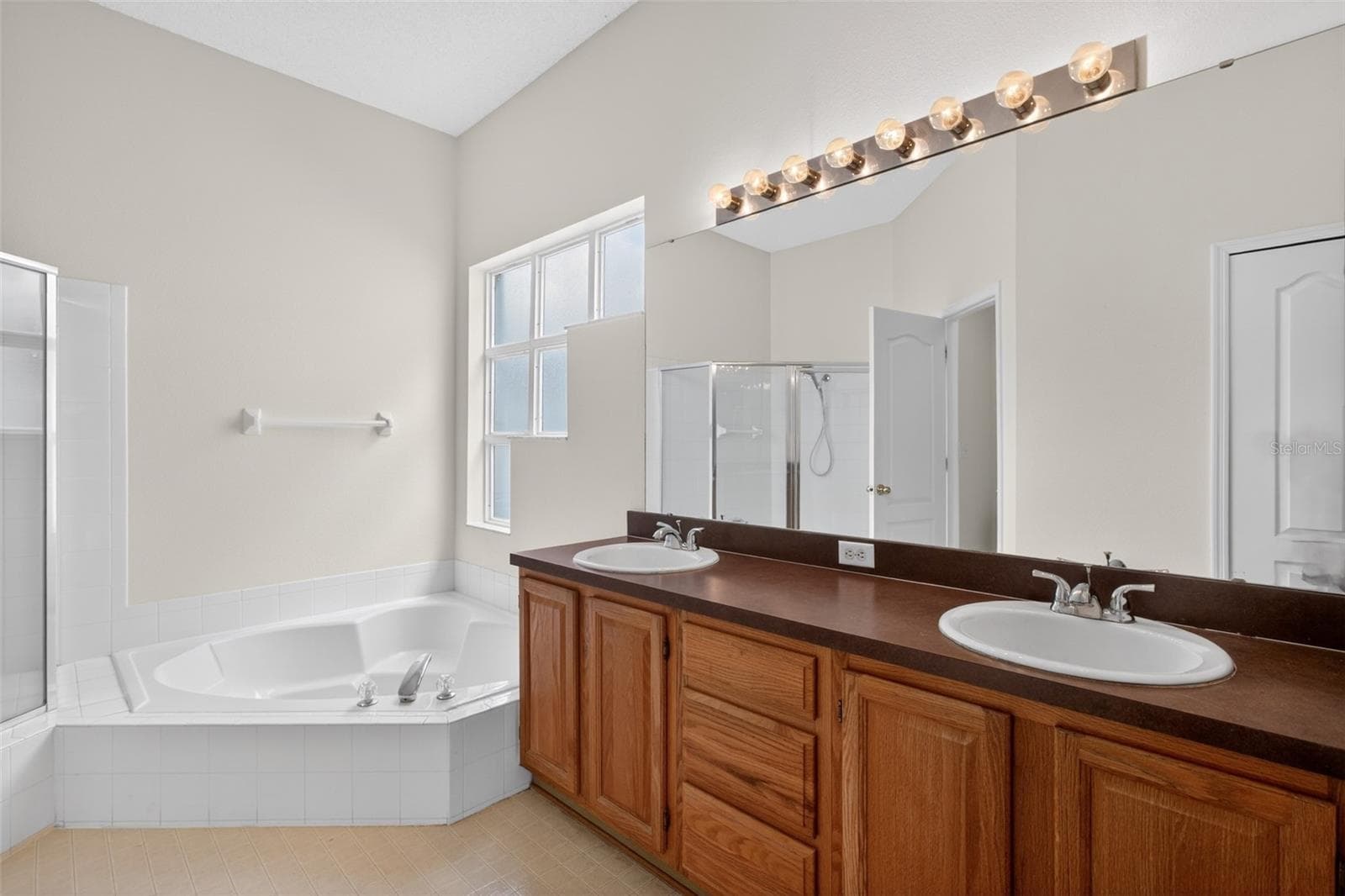 965 EKANA GREEN COURT — photo 17 of 31