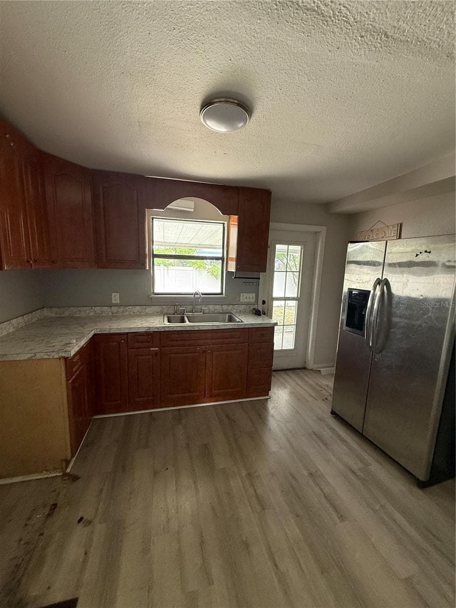 137 MAINE AVENUE — photo 8 of 20