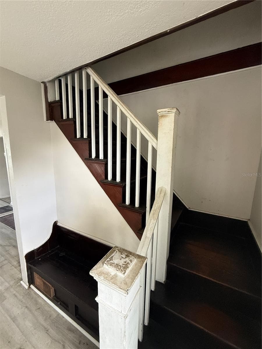 137 MAINE AVENUE — photo 11 of 20