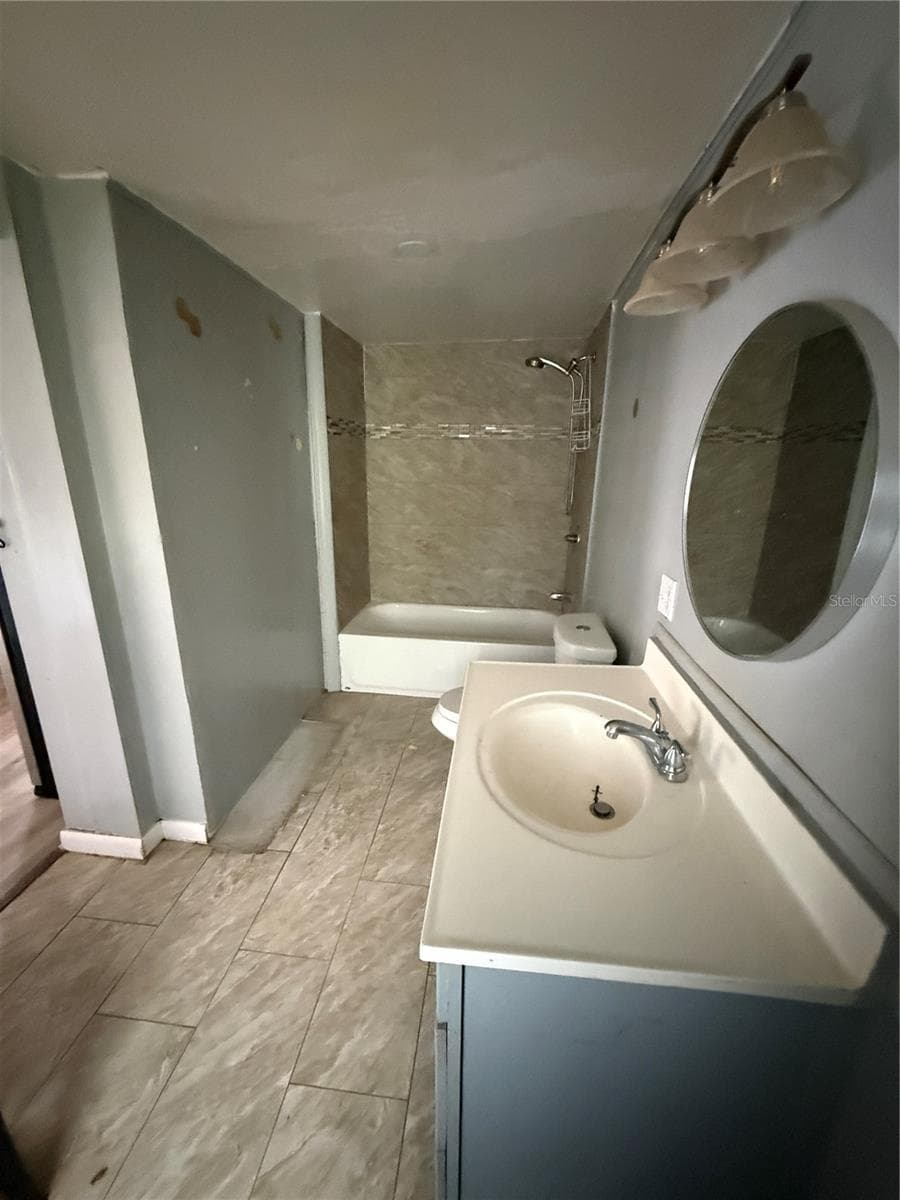 137 MAINE AVENUE — photo 17 of 20