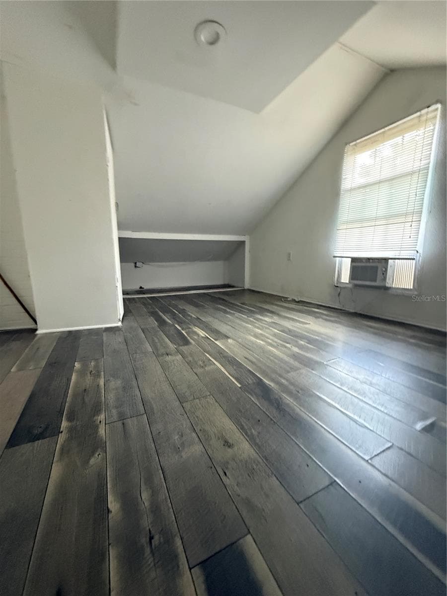 137 MAINE AVENUE — photo 13 of 20