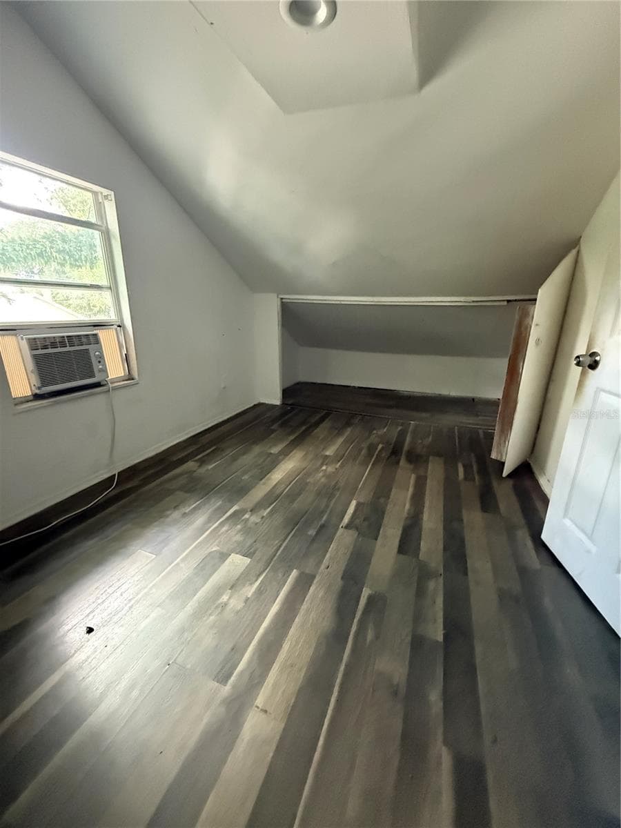 137 MAINE AVENUE — photo 12 of 20