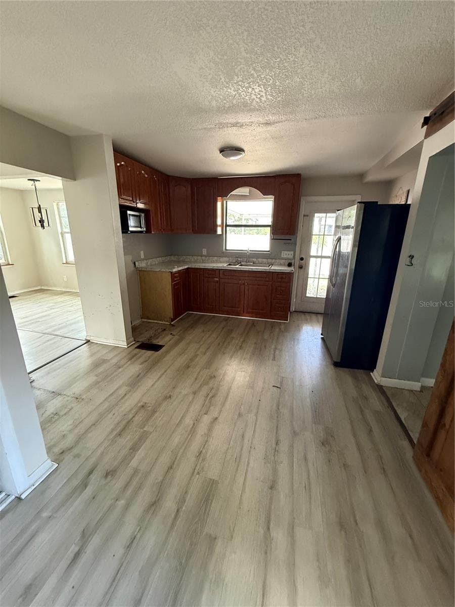 137 MAINE AVENUE — photo 6 of 20