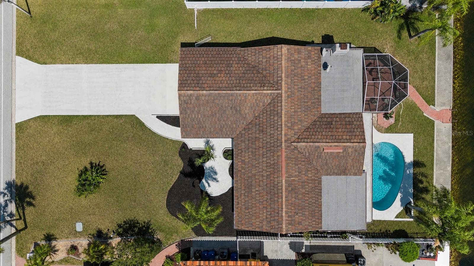 3340 FLORAMAR TERRACE — photo 3 of 60