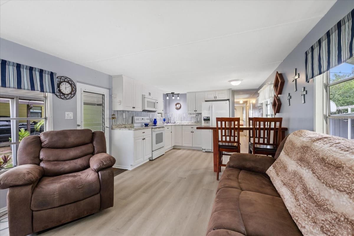 3405 FLORENCE DRIVE — photo 5 of 23