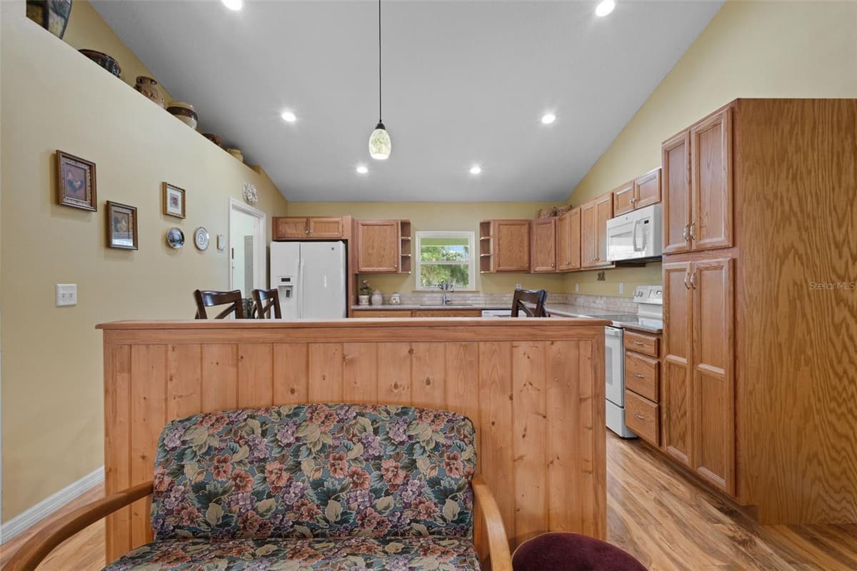 10250 5TH AVENUE — photo 9 of 45