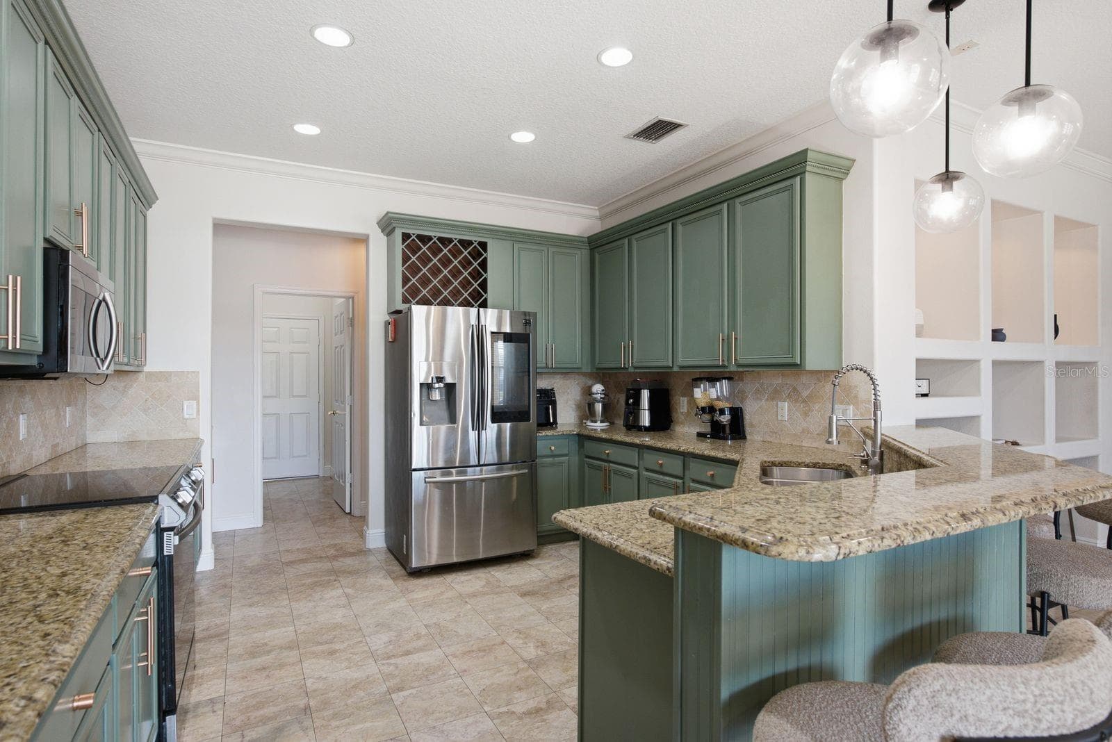 10330 FROG POND DRIVE — photo 12 of 53