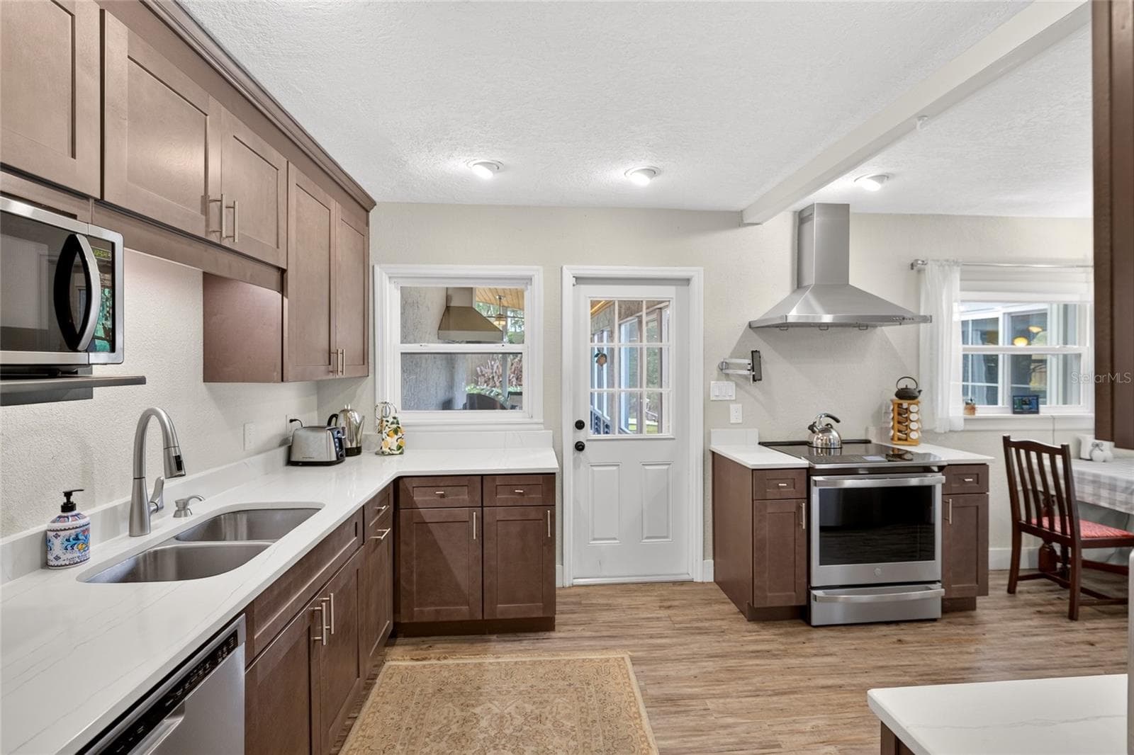 633 BUCKMINSTER CIRCLE — photo 14 of 52